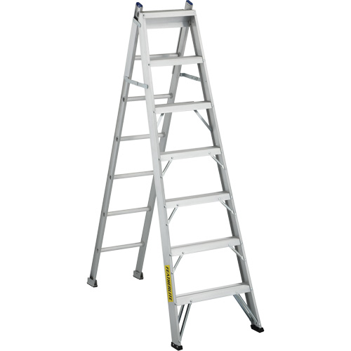 Escabeaux industriels Multi-Way de s&eacute;rie 2700, 7', Aluminium, Capacit&eacute; de 250 lb, ANSI 1, CSA 1 - Featherlite 2707