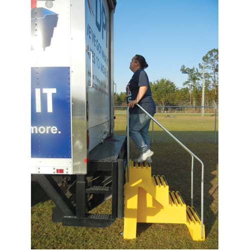 Industrial Step Stool, 4 Steps, 43" x 22-1/2" x 66" High - Diversified Plastics Inc. ST-445-14