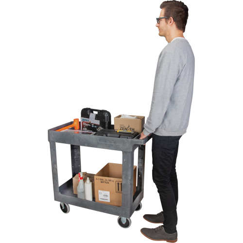 Chariot utilitaire pour l'entretien, 2 tiers, 16-1/2" x 32-1/2" x 34-1/2", Capacit&eacute; 550 lb - KLETON 