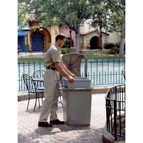 Contenants Untouchable, Poly&eacute;thyl&egrave;ne, 35 gal. US - Rubbermaid FG395800GRAY