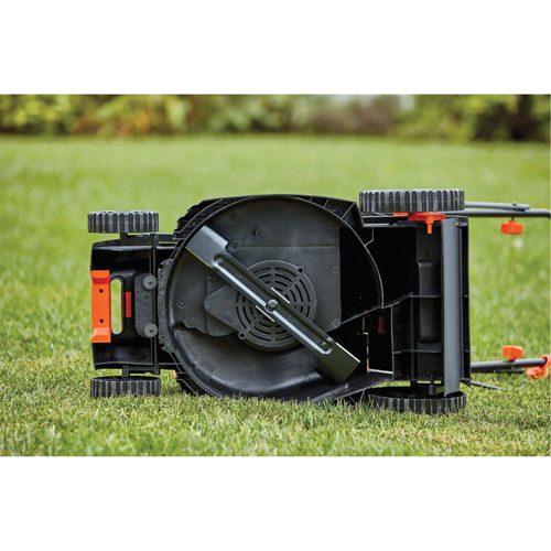 Tondeuse &agrave; gazon avec poign&eacute;e confortable, Pouss&eacute;e, &eacute;lectrique, Largeur de coupe 17" - Black & Decker BEMW482BH
