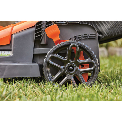 Tondeuse &agrave; gazon avec poign&eacute;e confortable, Pouss&eacute;e, &eacute;lectrique, Largeur de coupe 17" - Black & Decker BEMW482BH