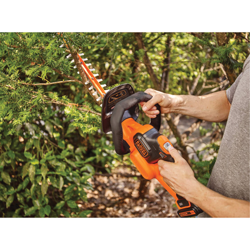Ensemble de taille-haie sans fil Max* PowerCut, 22", 20 V, &agrave; pile - Black & Decker LHT321
