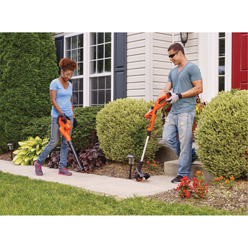 Max* String Trimmer/Edger & Hard Surface Sweeper Combo Kit, 10", Battery Powered, 20 V - Black & Decker LCC222-CA