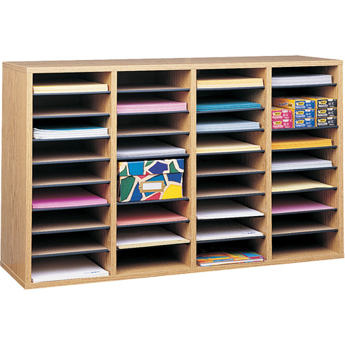 Casier &agrave; compartiments r&eacute;glable pour documentation, Stationnaire, 36 fentes, Bois, 39-1/4" la x 11-3/4" p x 24" h - Safco 9424MO