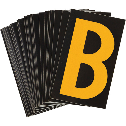 &eacute;tiquettes de lettres et chiffres r&eacute;fl&eacute;chissants individuels, B, 1-1/2" h, Jaune sur noir - Brady 5890-B