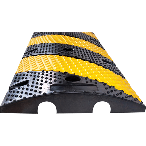 Speed Bump, Rubber, 4' L x 11-3/4" W x 2" H - Zenith Safety Products 