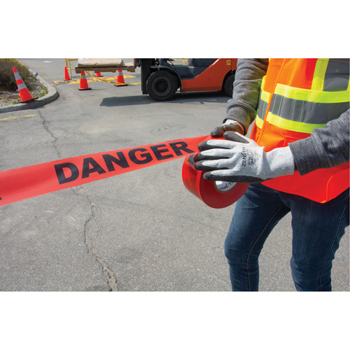 Ruban pour barricade Danger, Bilingue, 3" la x 1000' lo, 1,5 mil, Noir/rouge - Produits de sécurité Zenith 