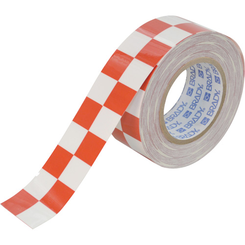 Ruban de marquage &agrave; carreaux pour planchers ToughStripe, 2" x 100', Polyester, Rouge et blanc - Brady 121916