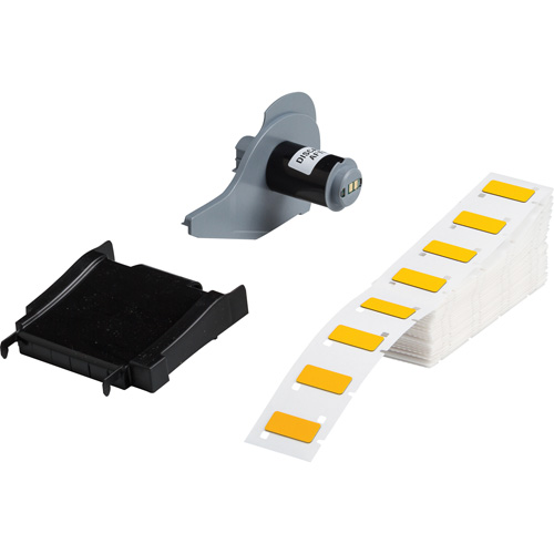 &eacute;tiquettes sur&eacute;lev&eacute;s pour panneaux, Polyester, 1,06" lo x 0,49" h, Jaune - Brady M7-171-593-YL
