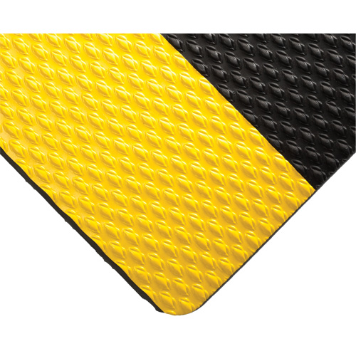 Kushion Walk Mats No.475, Pebbled, 2' x 60' x 3/8", Black/Yellow, PVC - Wearwell 475.38X2X60UNSBYL
