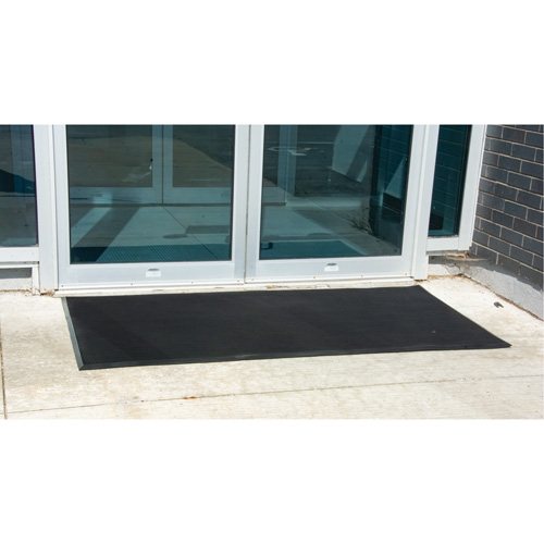 Tapis d'entr&eacute;e ext&eacute;rieure, Caoutchouc, Grattoir Type, Motif Textur&eacute;, 3' x 6', Noir - Produits de sécurité Zenith 