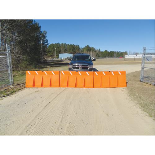 Barri&egrave;res de circulation, Rempli d'eau, 62,25 lo x 24" h, Orange - Diversified Plastics Inc. TB-5-10