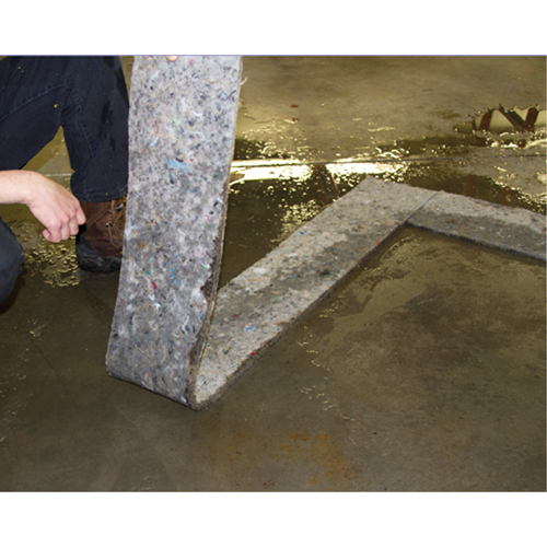 Bandes Husky Spilltration, Huile seulement, 64" x 8", 4 gal. d'absorption -  