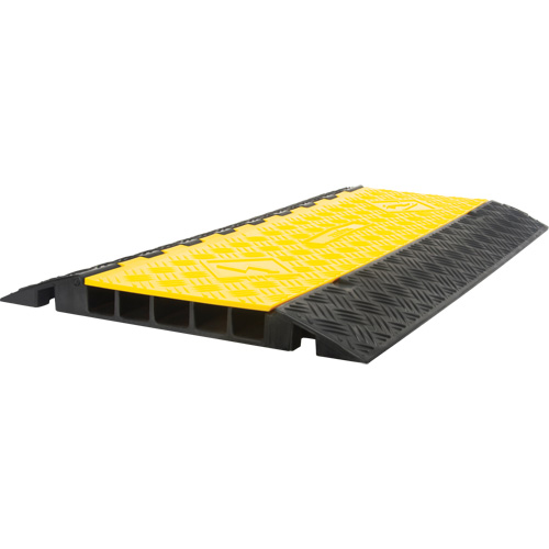 Protecteur de c&acirc;bles en polyur&eacute;thane, 5 canaux, 35,43" lo x 19,69" la x 2" h - Produits de sécurité Zenith 