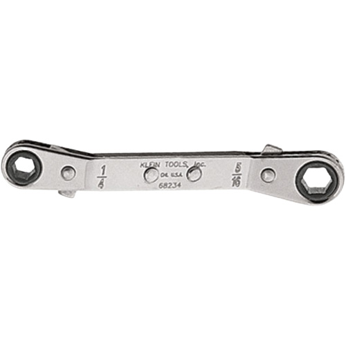 Cl&eacute; polygonale d&eacute;cal&eacute;e &agrave; cliquet r&eacute;versible - Klein Tools 68234