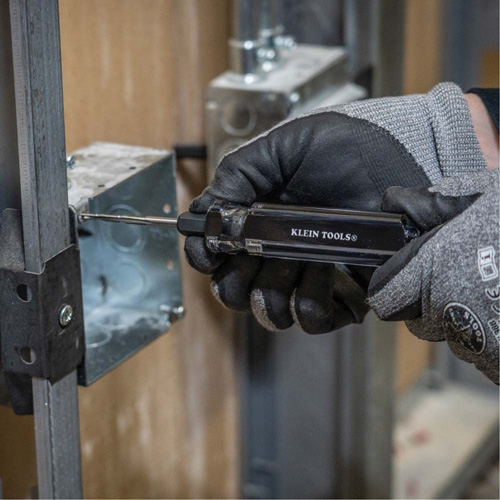 Tapping Tool, Carbon Steel, 6-32/8-32/10-24/12-24/10-32/1/4-20 Thread - Klein Tools 627-20