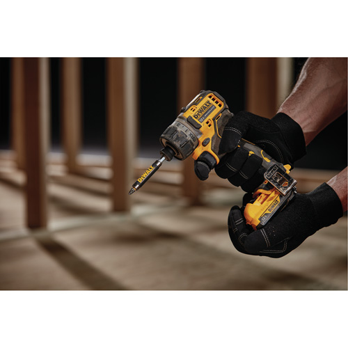 Xtreme Brushless Screwdriver Kit, 1/4", 12 V, 200 UWO Max. Torque, Lithium-Ion Battery - DEWALT DCF601F2