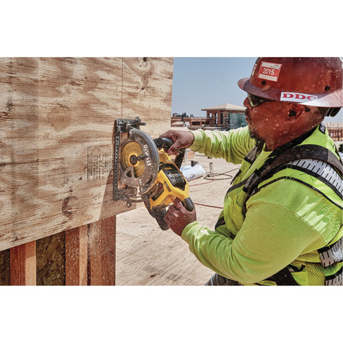 FlexVolt&reg; Worm Drive Style Saw (Tool Only), 7-1/4", 60 V - DEWALT DCS577B