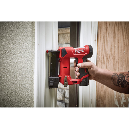 Cloueuse pour clous de calibre 23 M12 (outil seulement), 12 V, Lithium-ion - Milwaukee 2540-20