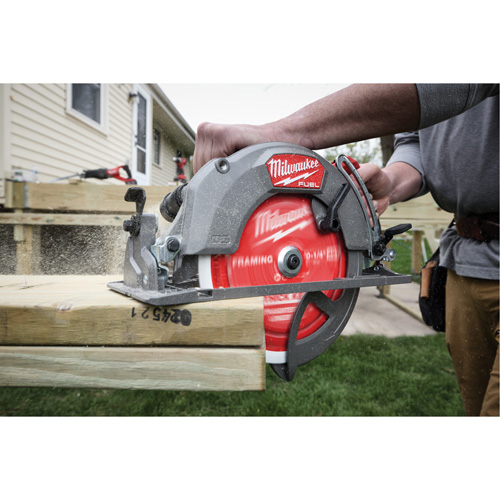 Ensemble de scie circulaire &agrave; poign&eacute;e arri&egrave;re FUEL, 10-1/4", 18 V - Milwaukee 3026-21HD