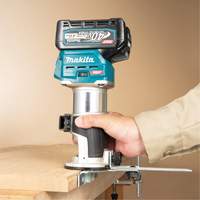 Toupie compacte sans fil avec moteur sans balai XGT (outil seulement) - Makita RT001GZ01