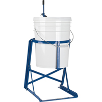 Basculeur de bidon, 5 gal. US (4,16 gal. imp.), 75 lb/34 kg Capacit&eacute;, 11-1/2" Ha. de distribution - KLETON 