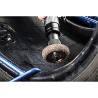 Roue de tamponnage et d'abrasion en carbure de tungst&egrave;ne avec adaptateur hexagonal pour tampon de pneu &agrave; basse vitesse, Diam&egrave;tre 2-3/5", 4,5" lo, 4" la, Hauteur 1,1" - Steelman SLP9305A