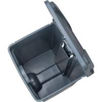 Poubelle &agrave; p&eacute;dale, Plastique, Capacit&eacute; 12 gal. US - Produits d’entretien RMP 