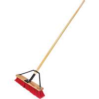 Balai-brosse &agrave; manche renforc&eacute;, 18", Moyen, Soies PVC - Produits d’entretien RMP 