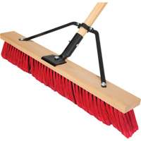 Balai-brosse &agrave; manche renforc&eacute;, 24", Moyen, Soies PVC - Produits d’entretien RMP 