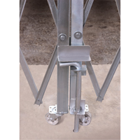 Barri&egrave;res de s&eacute;curit&eacute; galvanis&eacute;es repliables, Repliable double fixe, 14' lo x 6' h d&eacute;ploy&eacute; - Illinois Engineered Products PFG1465
