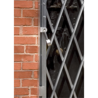 Barri&egrave;res de porte robustes, Simple, 4' lo x 5' 9" h d&eacute;ploy&eacute; - Illinois Engineered Products D73