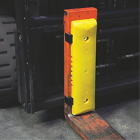 Protecteur Safe Bump pour chariot &eacute;l&eacute;vateur &agrave; fourche - Ideal Warehouse Innovations 70-1110