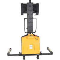 Gerbeur motoris&eacute; avec m&acirc;t &eacute;troit, Fonctionnement &eacute;lectrique, Capacit&eacute; 1500 lb, Lev&eacute;e max 63" - Vestil SLNM15-63-AA