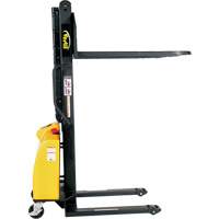 Gerbeur motoris&eacute; avec m&acirc;t &eacute;troit, Fonctionnement &eacute;lectrique, Capacit&eacute; 1500 lb, Lev&eacute;e max 63" - Vestil SLNM15-63-FF