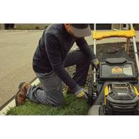 60V MAX* Brushless Cordless RWD Mower Kit, Self-Propelled Walk-Behind, Battery Powered, 21" Cutting Width - DEWALT DCMWSP700Y2-CA