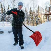 Pelle &agrave; neige Yukon, Lame Polypropyl&egrave;ne, Largueur 18", Manche Prise en D ergonomique - Garant YPM18EAKD