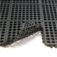 Tapis 24/Seven, Caoutchouc, 3' la c, 3' lo, 5/8" &eacute;paisseur, Noir - Wearwell 572.58X3X3GRBK