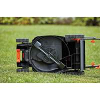 Tondeuse &agrave; gazon avec poign&eacute;e confortable, Pouss&eacute;e, &eacute;lectrique, Largeur de coupe 15" - Black & Decker BEMW472BH