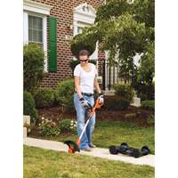 Ensemble de tondeuse compacte sans fil 3 en 1 20 V Max*, Pouss&eacute;e, &agrave; pile, Largeur de coupe 12" - Black & Decker MTC220