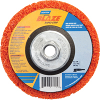 Disque &agrave; moyeu d&eacute;port&eacute; 4-1/2" non tiss&eacute; Blaze Rapid Strip, 4-1/2" dia., Grain Cors&eacute; - Norton 66254498101