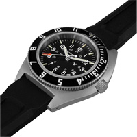 Montre Steel Navigator avec date sur ensemble bracelet en caoutchouc noir de trois morceaux, Num&eacute;rique, &agrave; piles, 41 mm, Noir - Marathon WW194013SS-0130