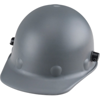 Casque de style casquette Fibre-Metal Roughneck P2 avec coque r&eacute;sistante &agrave; la chaleur, R&eacute;pond aux normes CSA type 1, Suspension Rochet, Non ventil&eacute; - PIP Global Safety P2AQRW09A000