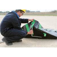 Ultra-Containment Berm&reg;, 2244 US gal. Capacity, 15' W x 20' L x 12" H, L-Bracket - Ultratech 8280