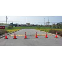 C&ocirc;ne de signalisation, 28", Orange, Bande(s) r&eacute;fl&eacute;chissante(s) 4" & 6" - Produits de sécurité Zenith 