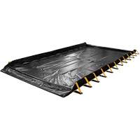 Berme de confinement en mousse emboîtable Stinger, Capacit&eacute; 4488 gal. US, 50' la x 12' lo x 12'h, Paroi en mousse - Enpac 48-12501-BK-SF