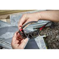 Lunettes de s&eacute;curit&eacute; performantes avec joint, Lentille Noir, Polaris&eacute;, R&eacute;pond ou surpasse la norme CSA Z94.3 - Milwaukee 48-73-2045