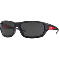 Lunettes de s&eacute;curit&eacute; performantes, Lentille Fum&eacute;e, Antibu&eacute;e/Anti-&eacute;gratignures, ANSI Z87+/R&eacute;pond ou surpasse la norme CSA Z94.3 - Milwaukee 48-73-2025