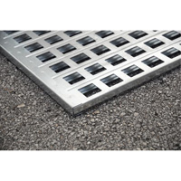 Ultra-Spill Pallet en acier, 4 barils, Capacit&eacute; de d&eacute;versement 68 gal. US, 49,1" x 47,1" x 10,9" - Ultratech 1182